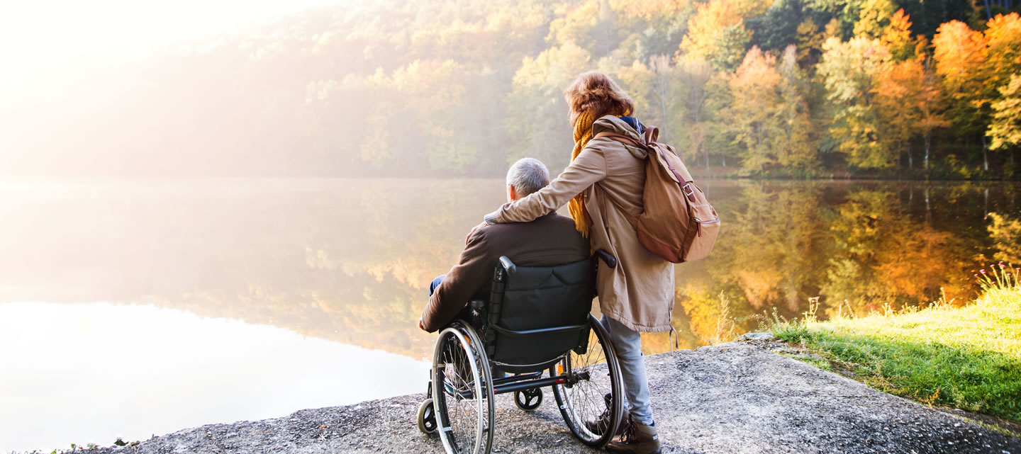 Begleitung in schwierigen Zeiten, nach Unfällen, Krankheit, im Alter - damit Sie nicht alleine sind © Shutterstock